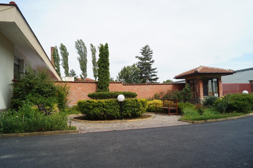 Hotel Kardjali Kŭrdzhali Exterior photo